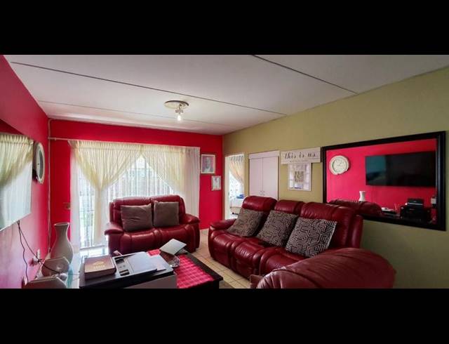 3 BEDROOM TOWNHOUSE FOR SALE IN PARKRAND